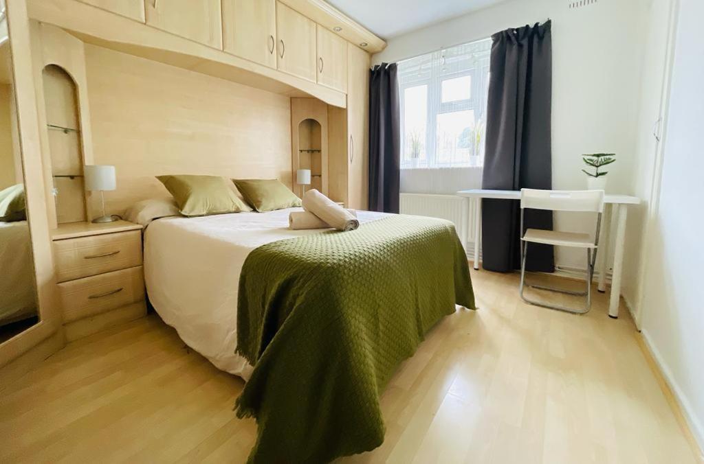 Cosy Flat Close To East Finchley Station * Londra