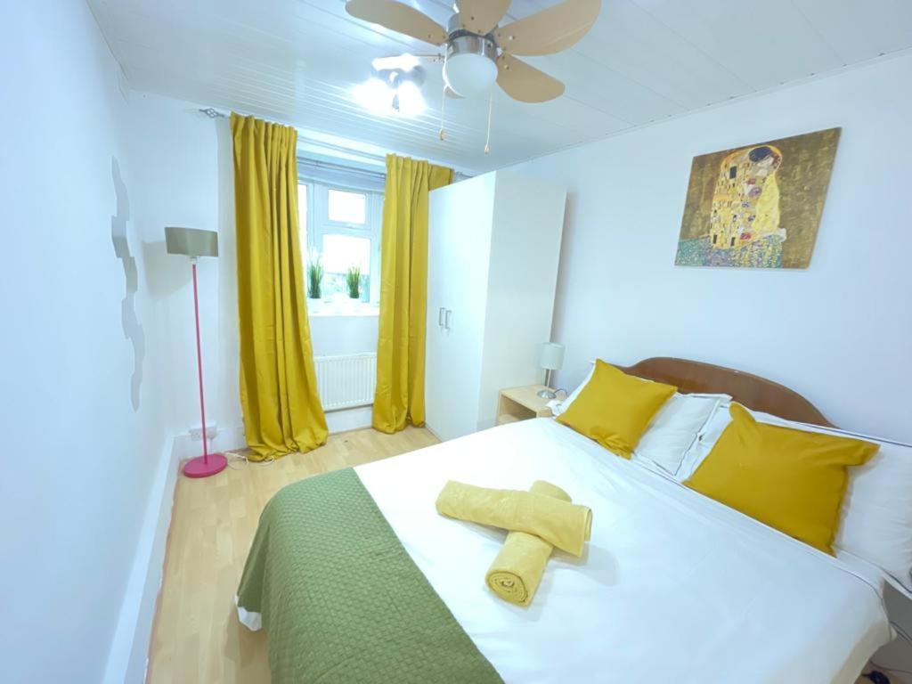 Cosy Flat Close To East Finchley Station Londra